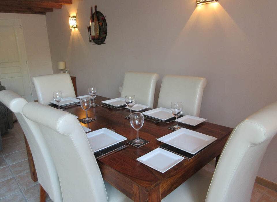 GÎTE DE VULCAIN, Gite des papillon, french villa, holidays in france, france, villas