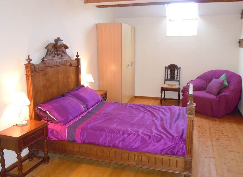Master Bedroom, GÎTE DE MONARQU, gite des papillon, family gites in france, french vacations